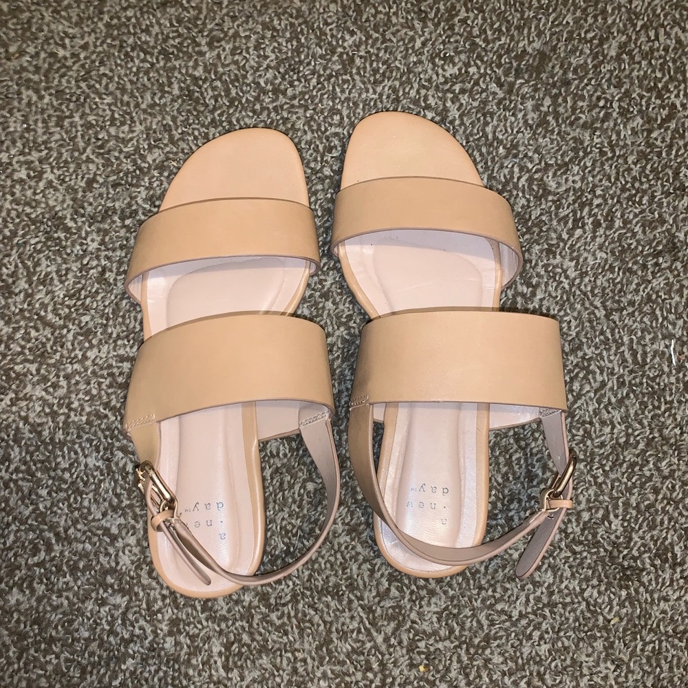 New day sandals